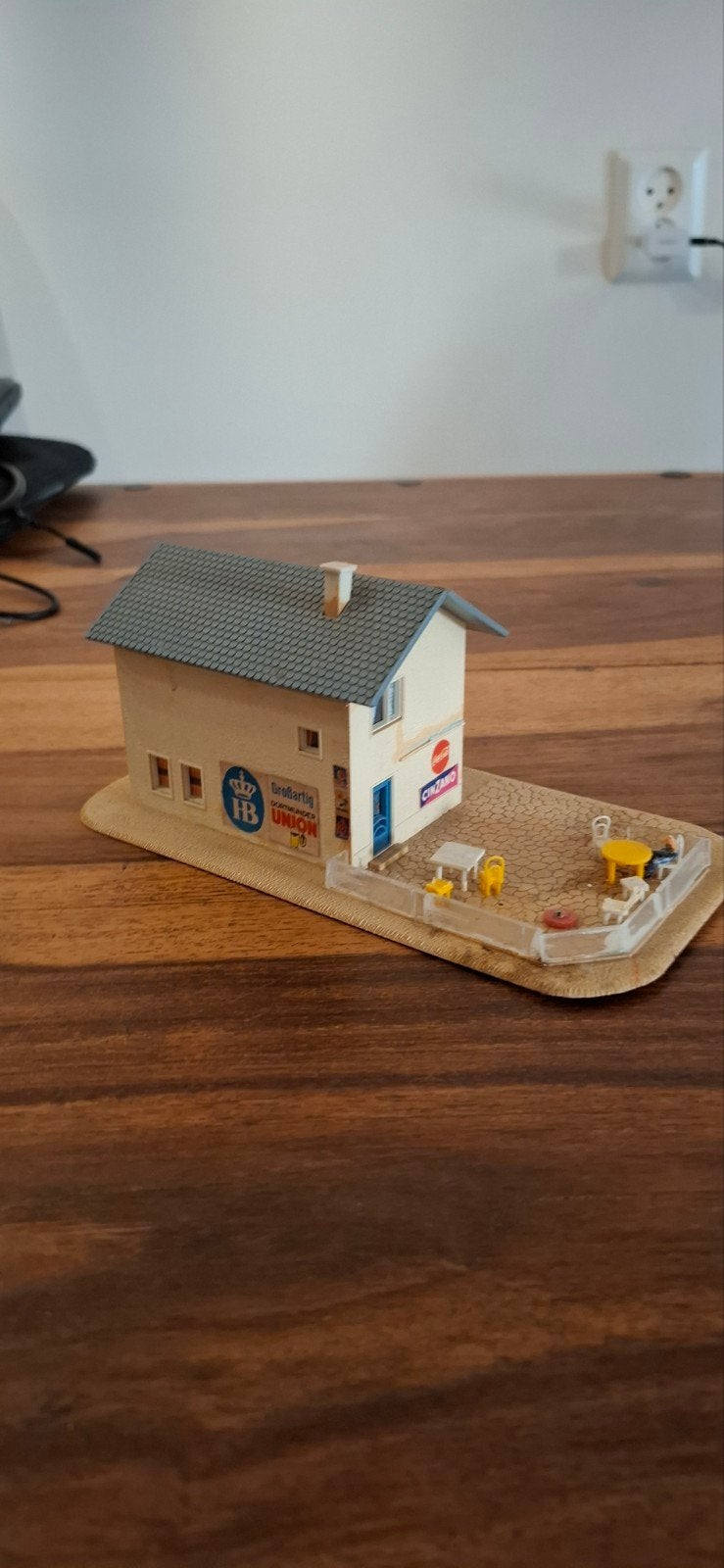 Vollmer modeltreinen huisje met terras - Gebruikt, Hobby en Vrije tijd, Modeltreinen | H0, Ophalen of Verzenden