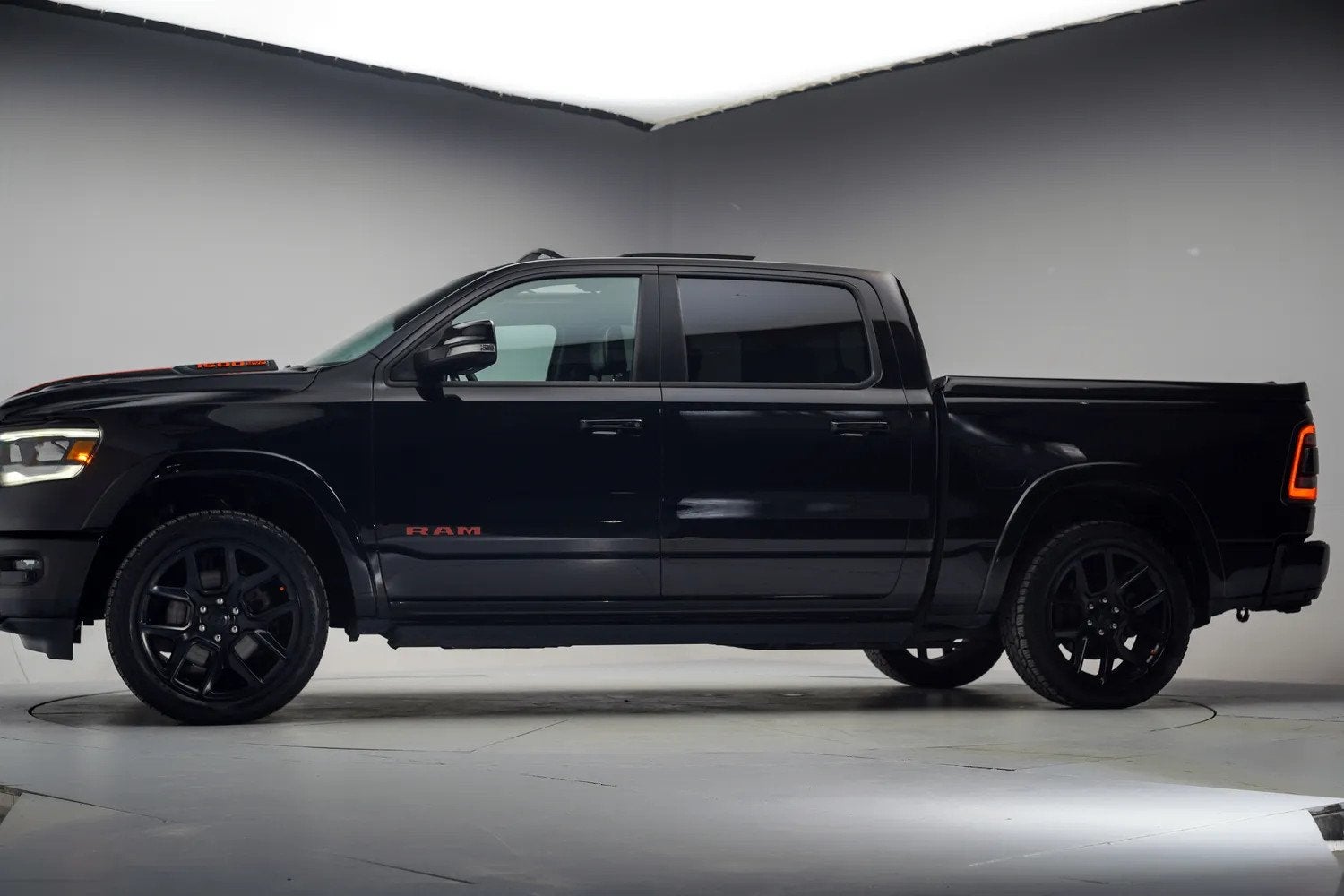 Dodge Ram 1500 5.7 V8 4x4 Crew Cab Laramie [ Navi Apple/Andr, Auto's, Automaat, 2706 kg, Gebruikt, 8 cilinders