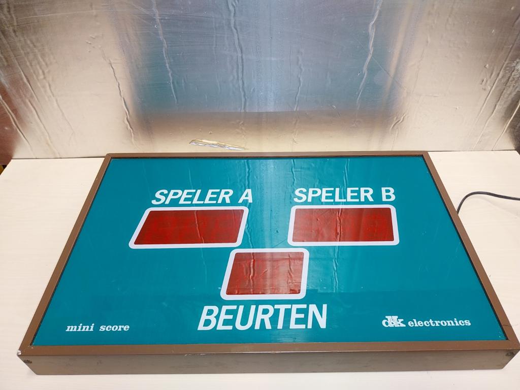 D&K Mini Score Elektronisch Scorebord & Prisma Bilja, Ophalen