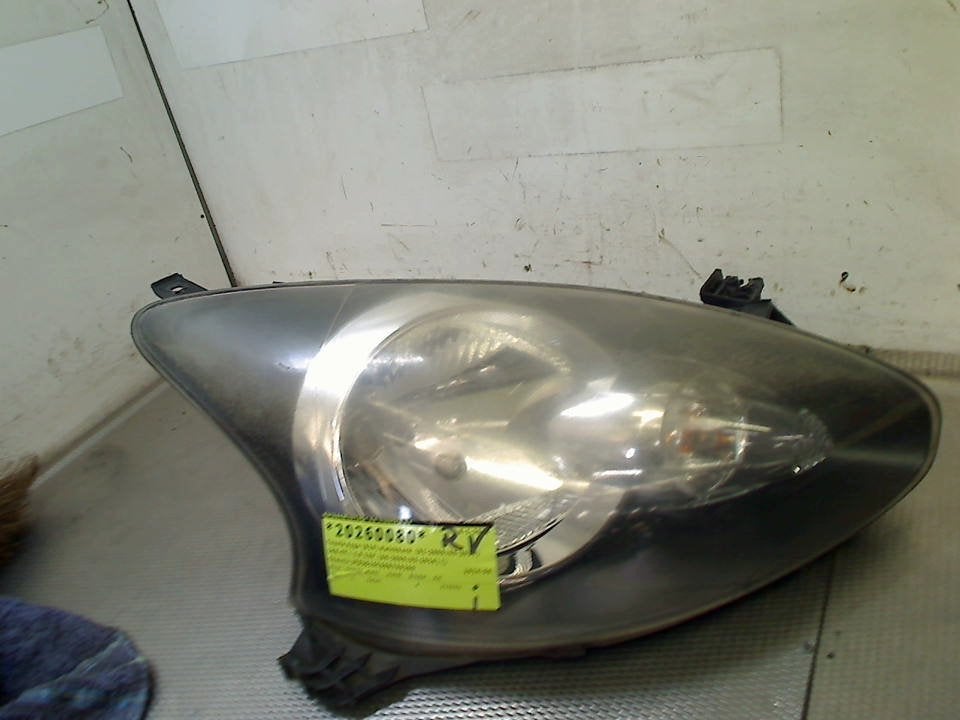 Koplamp Rechts Toyota Aygo (B10) 2014 811100H070, Gebruikt, Kundenbetreuung@toyota.de, Toyota-Allee 2, Köln 50858, , Duitsland