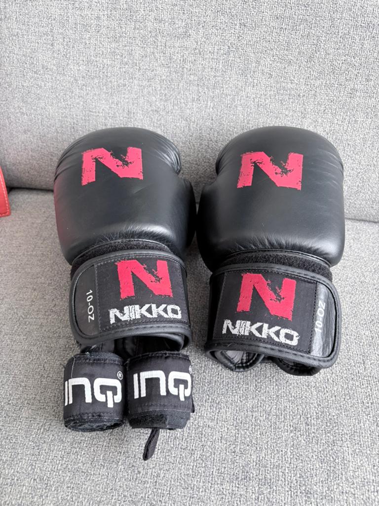 Nikko 10-OZ Bokshandschoenen Zwart - Zo goed als nieuw, Ophalen of Verzenden, Zo goed als nieuw, Bokshandschoenen