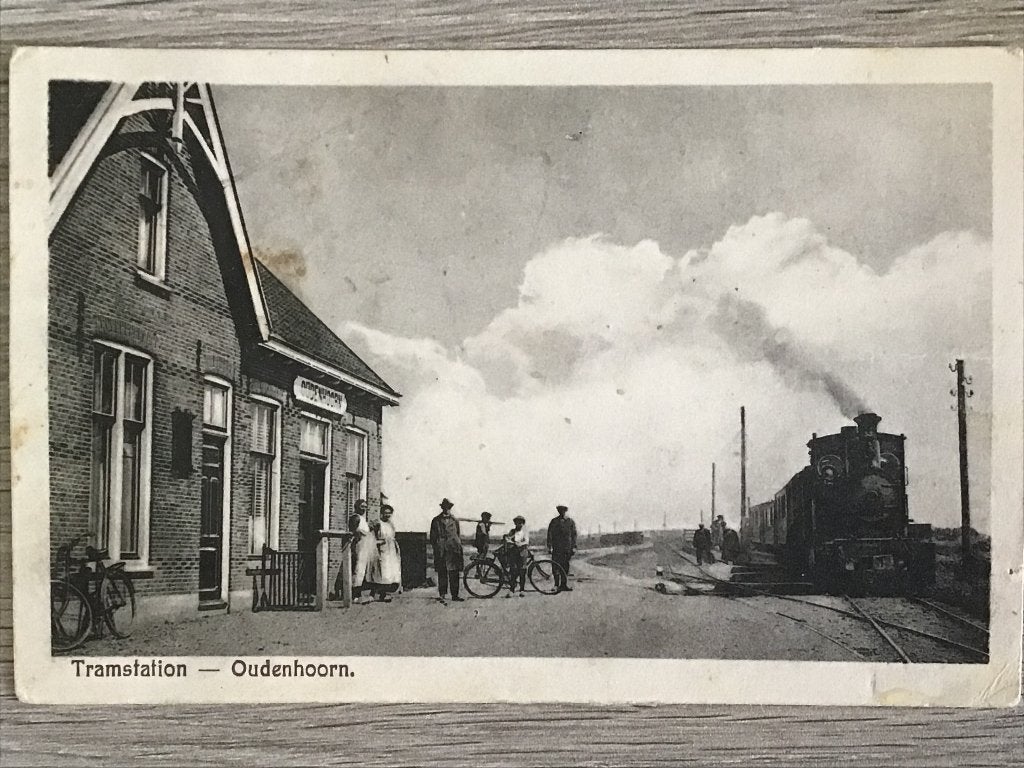 Oude ansichtkaart Tramstation Oudenhoorn met stoomtram 1926, Ophalen of Verzenden, 1920 tot 1940, Gelopen, Zuid-Holland
