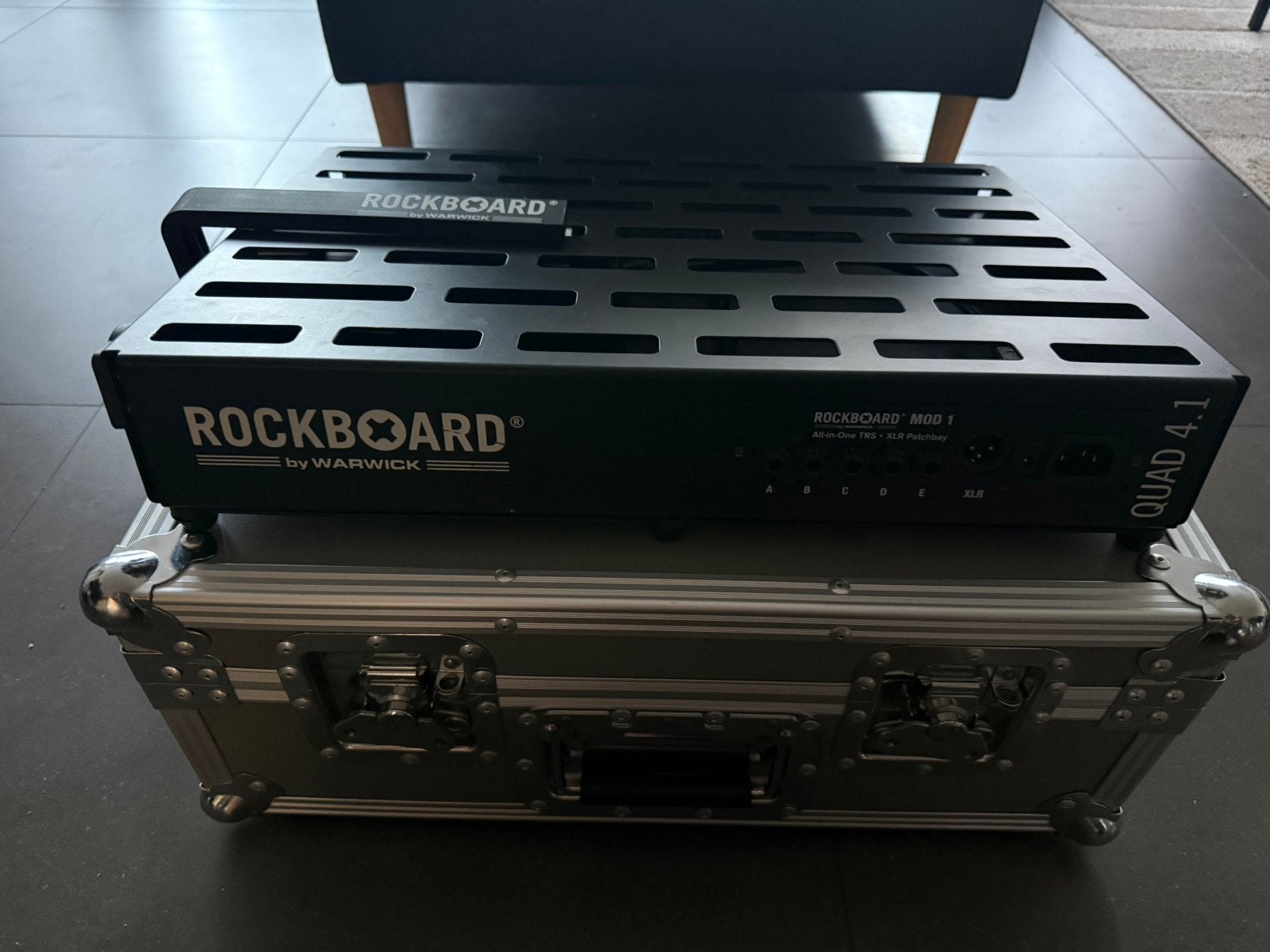 RockboardQuad4.1met Flightcase,Powersupply,Ledlight+kabels, Ophalen, Zo goed als nieuw