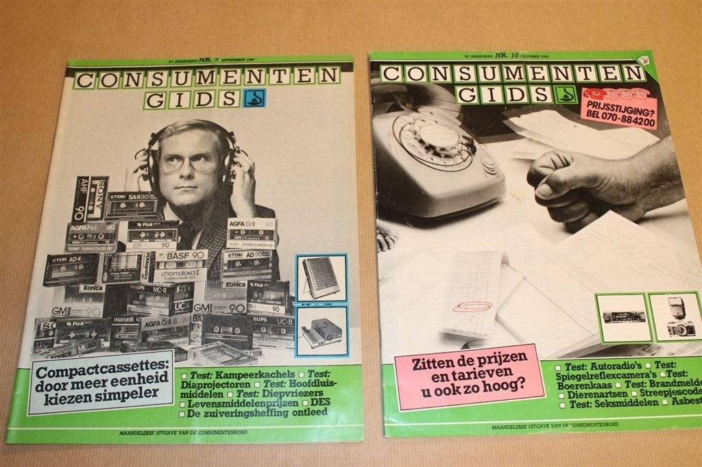 Consumentengids - 2 oude nrs. uit 1982/1983, Ophalen of Verzenden, Zo goed als nieuw, Muziek, Film of Tv