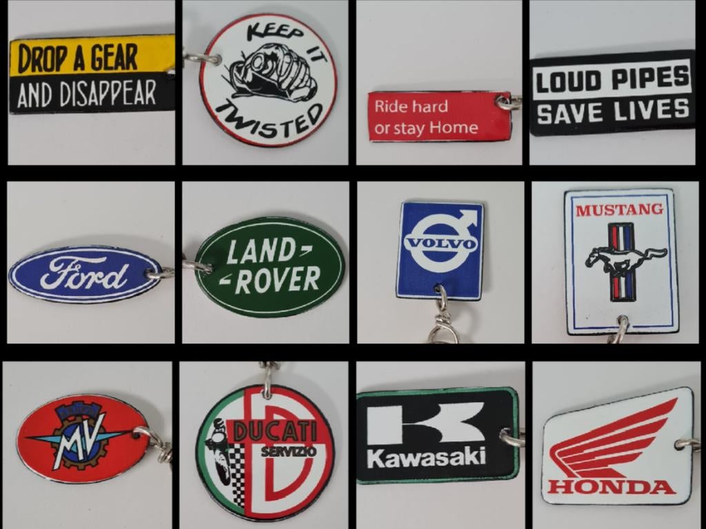 John Deere Mustang Vespa Solex Yamaha emaillen sleutelhanger, Verzamelen, Americansaleshop@gmail.com, Wi, Eu, Overige typen