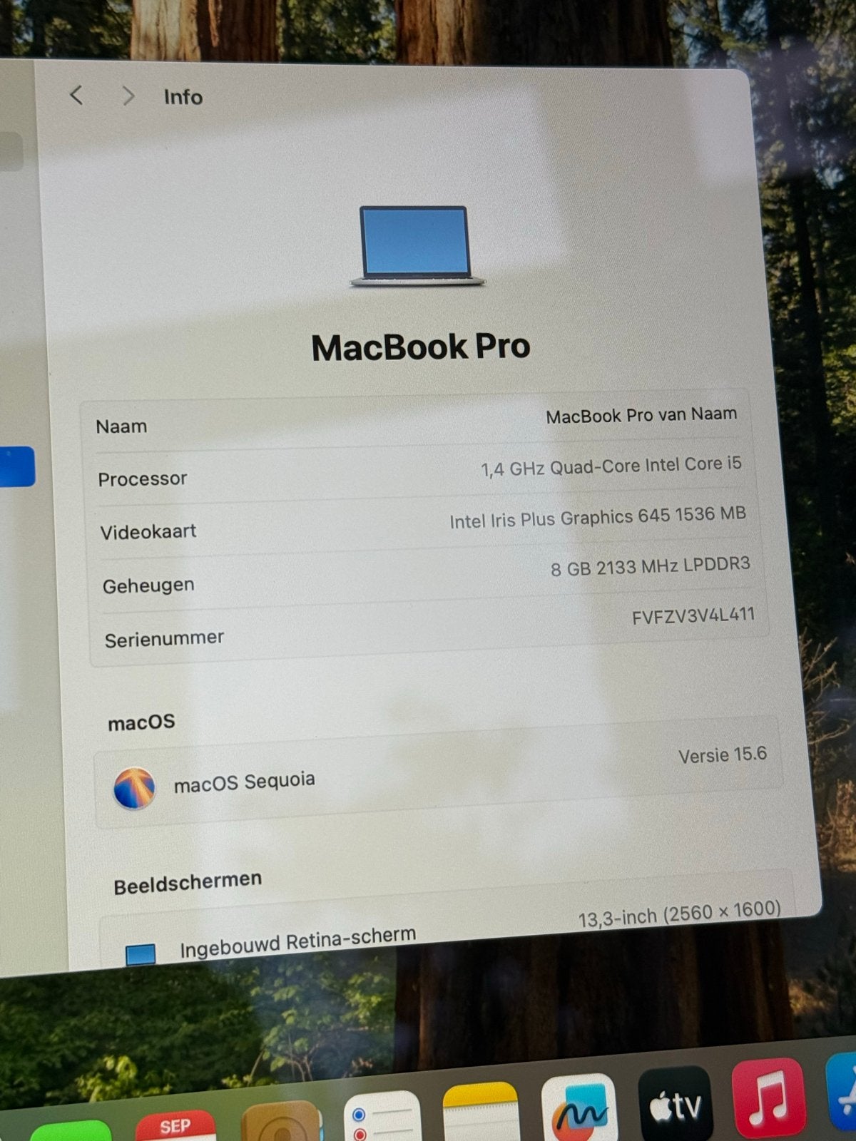 Foto 5 van MacBook Pro 13 inch 2019, in uitstekende staat + Apple mouse