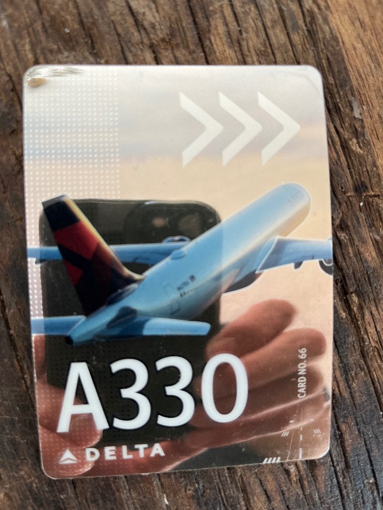 Luchtvaart delta airlines kaartje a 330., Ophalen of Verzenden, Zo goed als nieuw, Kaart, Foto of Prent