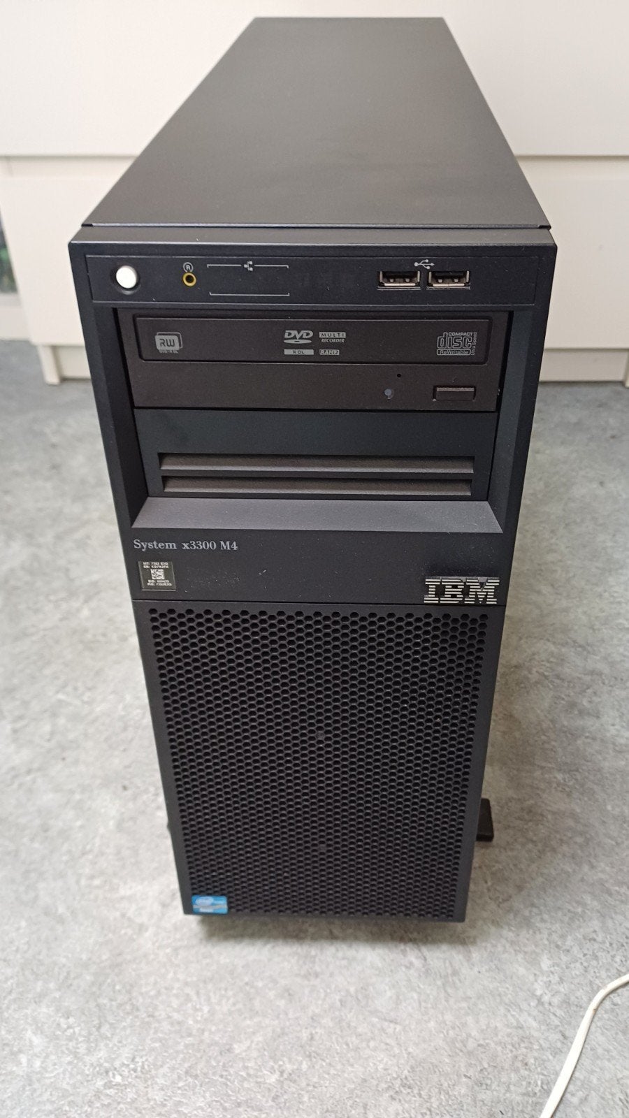 IBM System x3300 M4 Server - Windows Server 2012 R2, Computers en Software, Ophalen, Gebruikt, 2 tot 3 Ghz, 8 GB