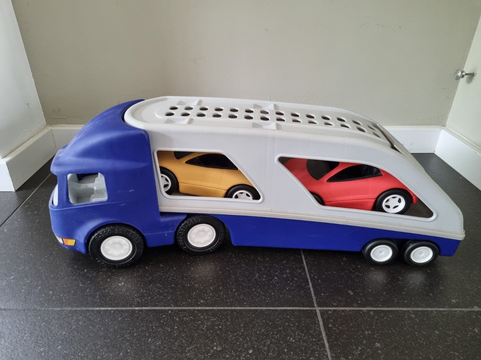 Little Tikes vrachtwagen met 2 auto's, Ophalen, Zo goed als nieuw
