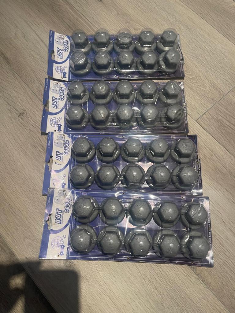 Wielbout doppen MAN, Ophalen of Verzenden, Buitenland, Munten