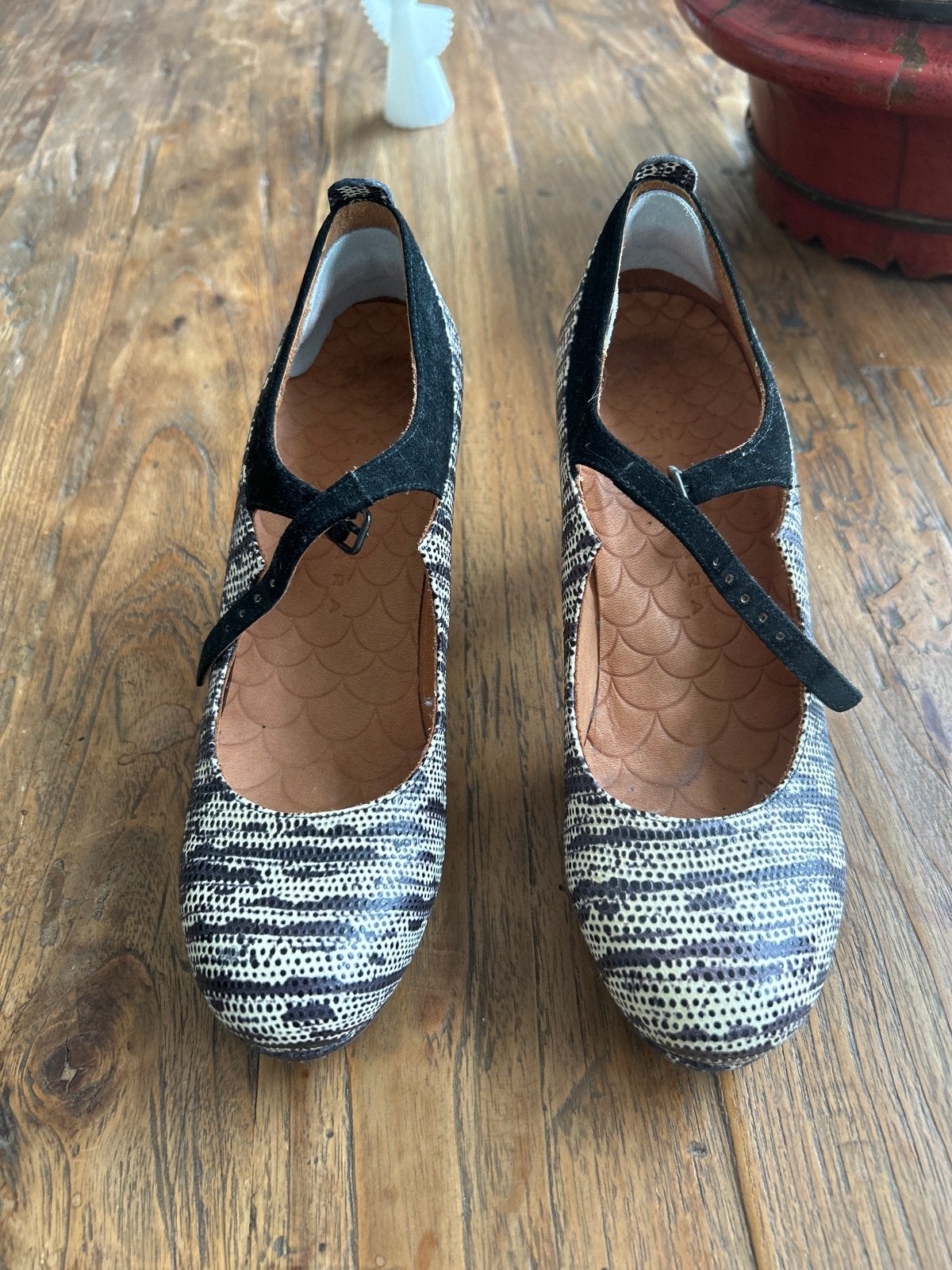 Chie Mihara Pumps - Maat 37, Kleding | Dames, Ophalen of Verzenden, Gedragen, Pumps