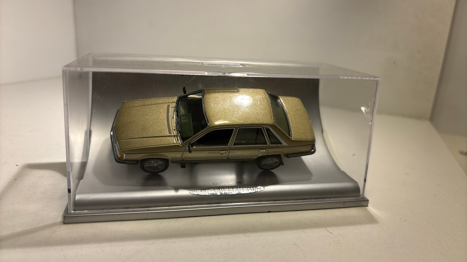 Opel senator a 1978 -1982 schuco 1.43, Auto, Ophalen of Verzenden, Schuco, A
