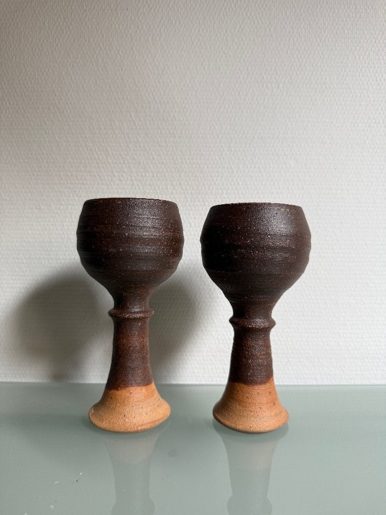 Twee vintage keramieken kandelaars in ruwe jaren 70 stijl, Bruin, Ophalen of Verzenden, Zo goed als nieuw, 14 cm
