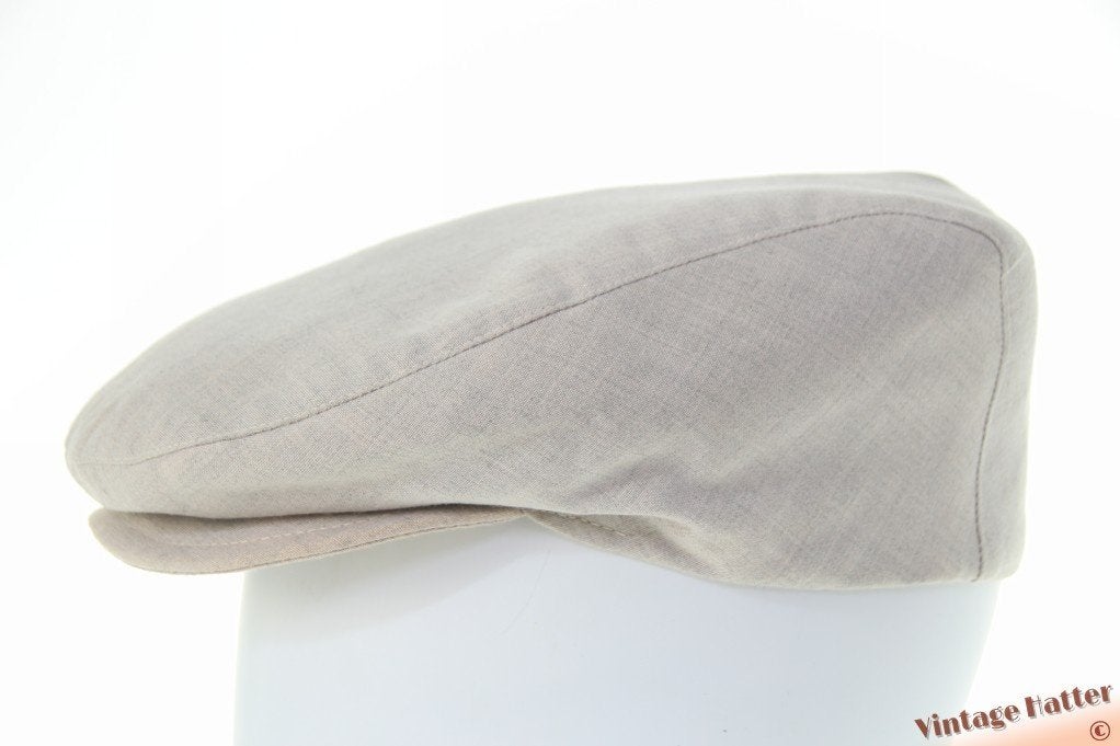 Vintage platte pet BDP ecru linnen-achtig met drukknoop 57, B.D.P., Ophalen of Verzenden, Pet, 57 cm (M, 7⅛ inch) of minder