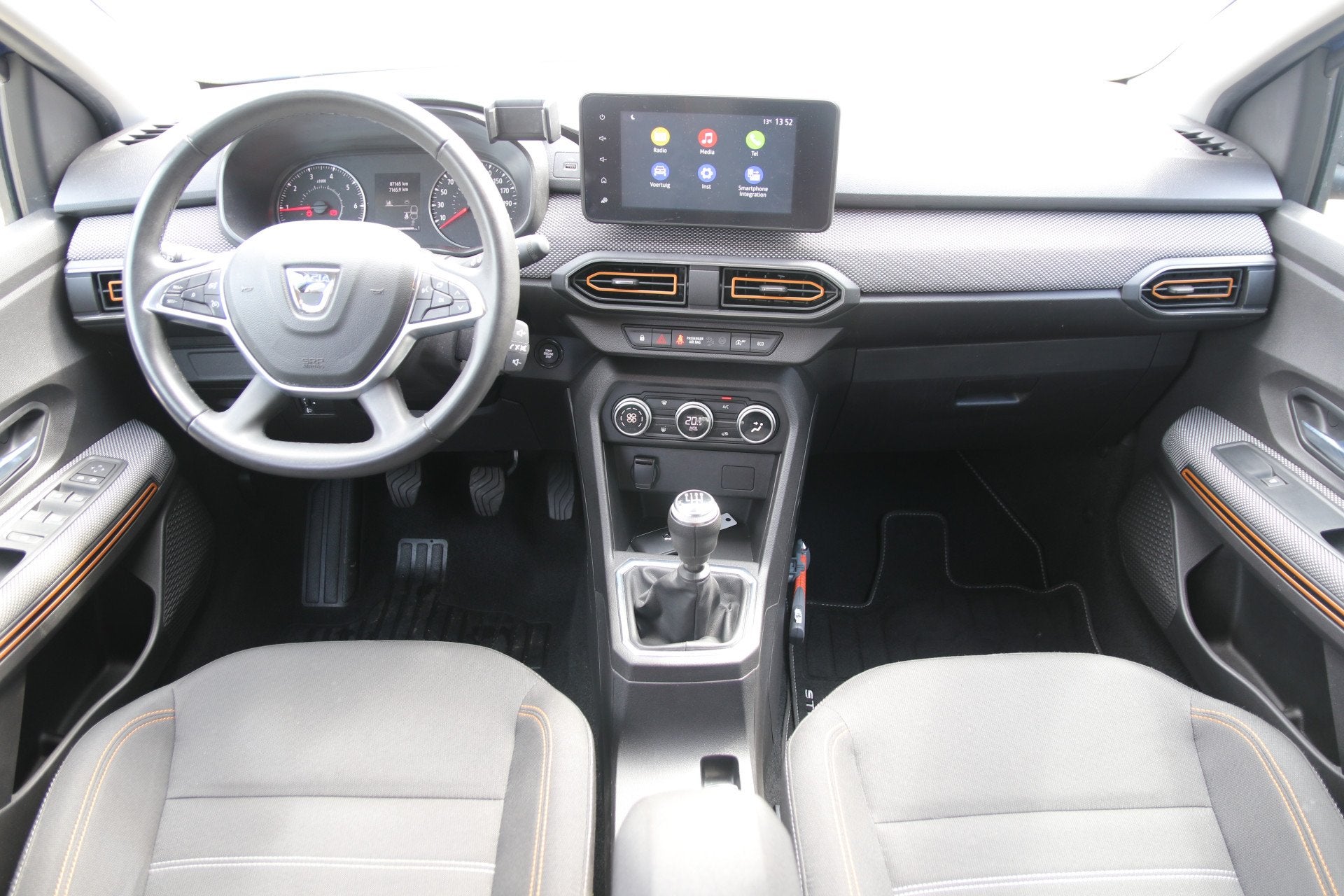 Dacia SANDERO Stepway 1.0 TCe 90 Comfort / Navi / Airco / Cr, Voorwielaandrijving, 1071 kg, Euro 6, Blauw