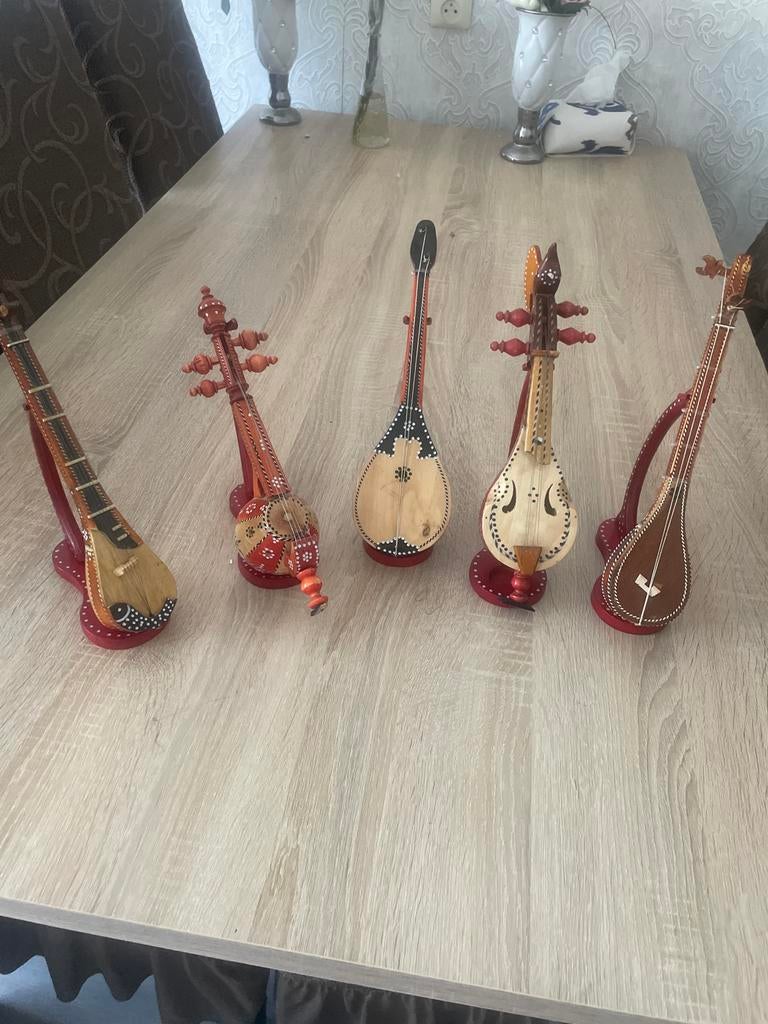 Decoratieve Miniatuur Snaarinstrumenten Set (5 stuks), Muziek en Instrumenten, Snaarinstrumenten | Overige, Ophalen, Zo goed als nieuw