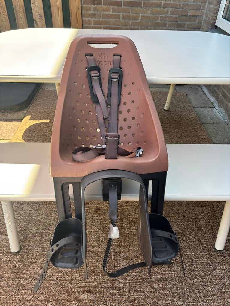 Yepp Maxi Achterzitje Easyfit - Bruin, Fietsen en Brommers, Fietsaccessoires | Fietsstoeltjes, Ophalen, Gebruikt, Achterzitje