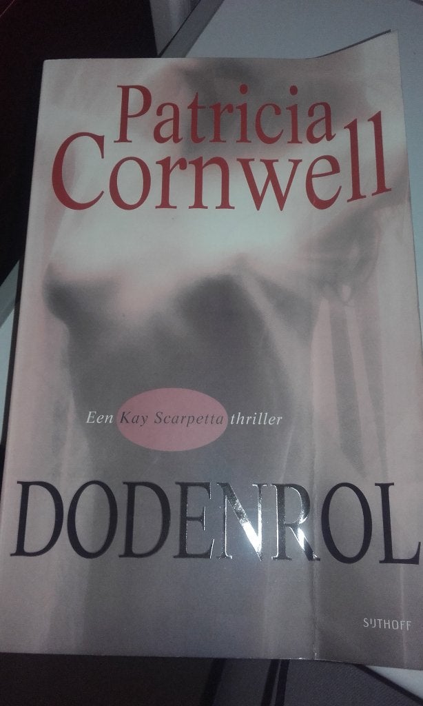 Patricia Cornwell-Dodenrol (Z108-92), Boeken, Ophalen of Verzenden, Zo goed als nieuw