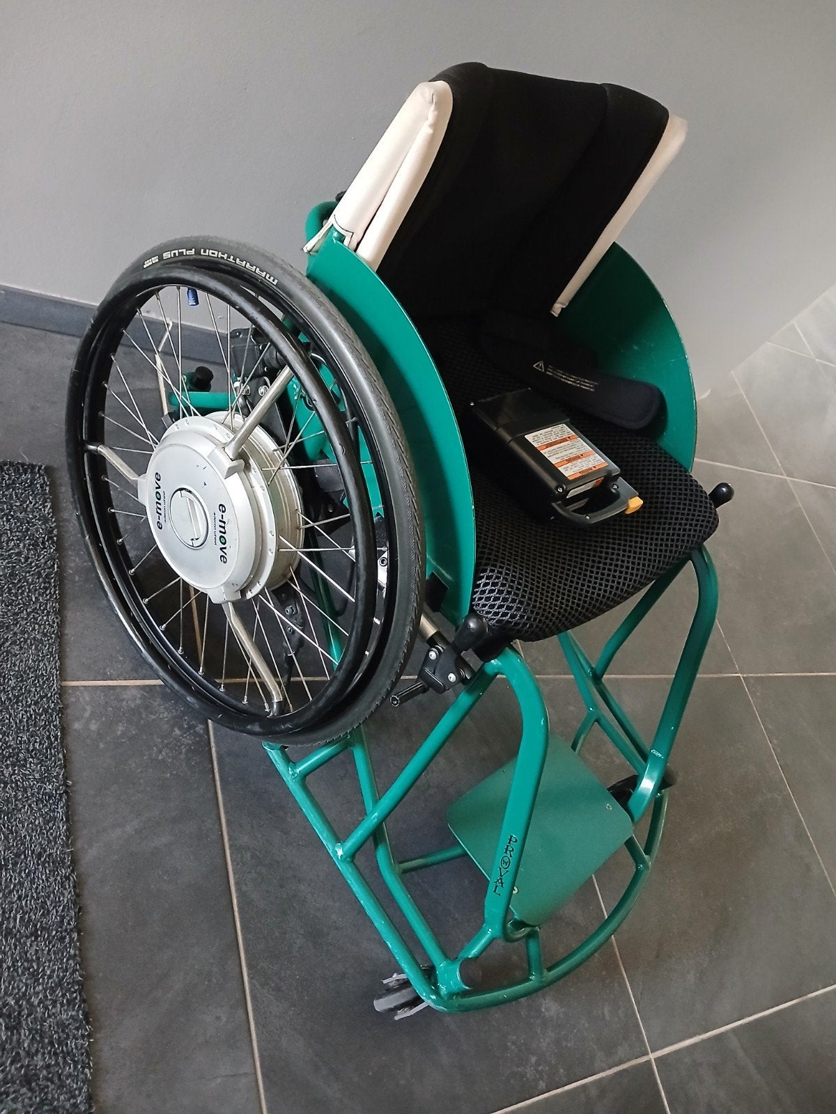 Te Koop Hockey Rolstoel met E Move wielen ., Ophalen of Verzenden, Duwrolstoel