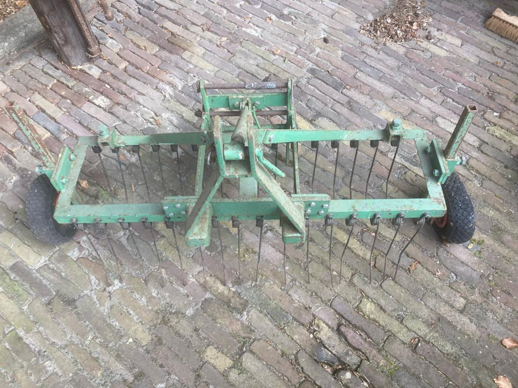 Verticuteermachine voor tuintrekker/zitmaaier, Ophalen, Gebruikt