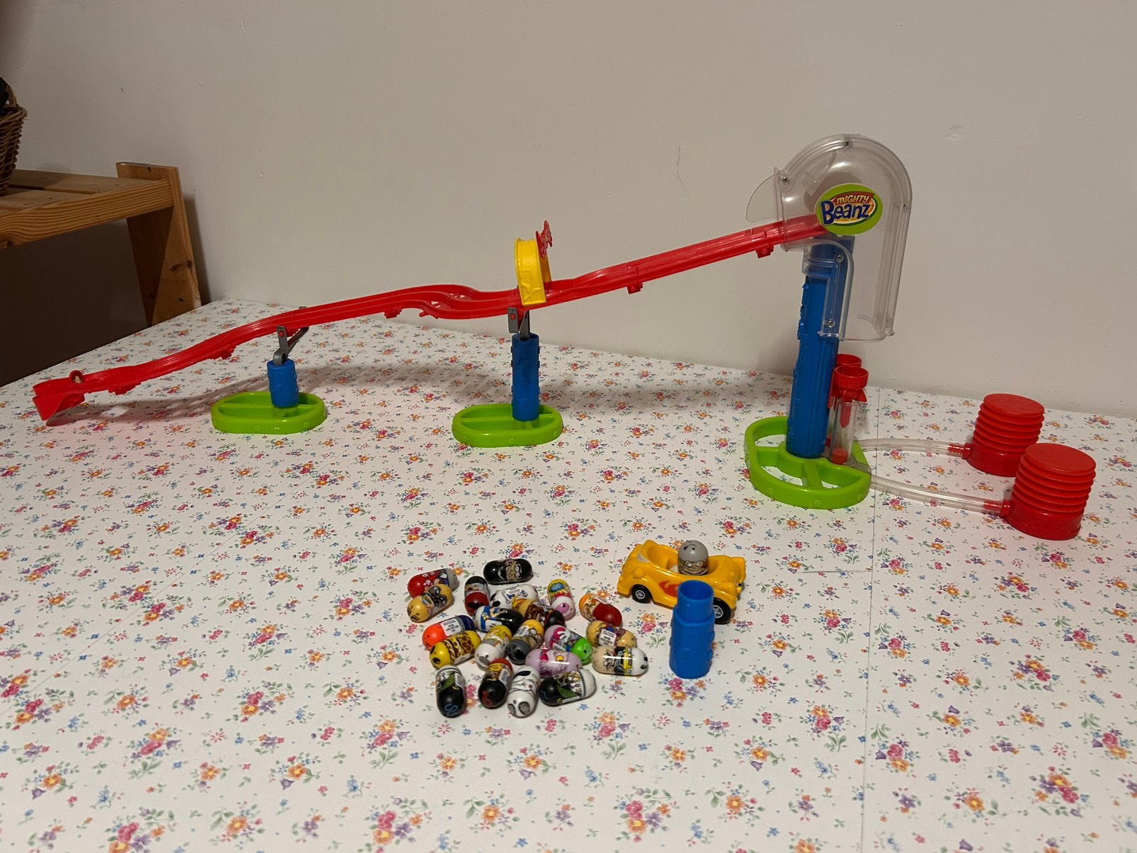 Mighty beanz slammer time race track+raceauto+beanz, Ophalen, Gebruikt, Ontdekken