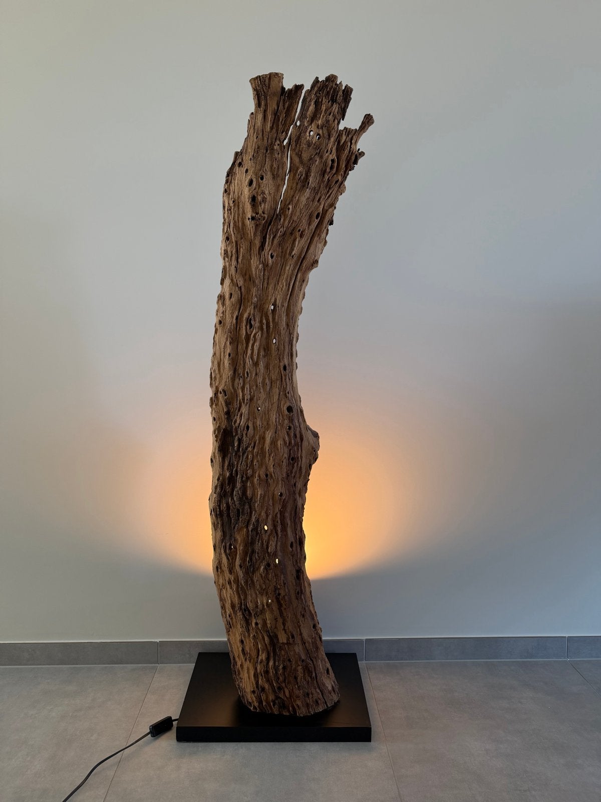 Unieke handgemaakte vloerlamp van boomstam, Ophalen, E27 (groot), Zo goed als nieuw, 150 tot 200 cm