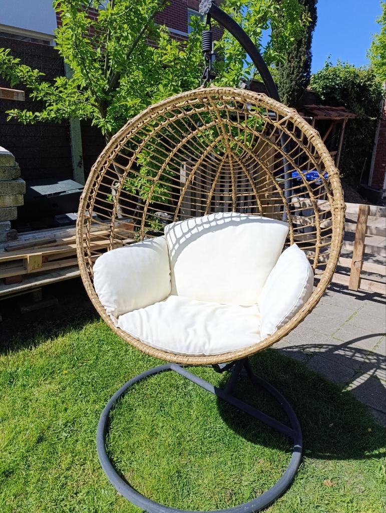 Egg chair, Ophalen