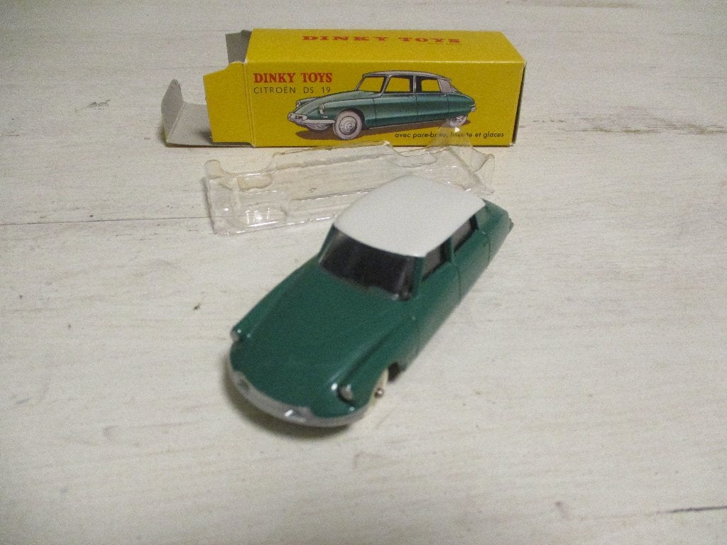 Dinky Toys Citroën DS 19 no 24 CP, Hobby en Vrije tijd, Modelauto's | 1:43, Ophalen of Verzenden, Nieuw, Auto, Dinky Toys