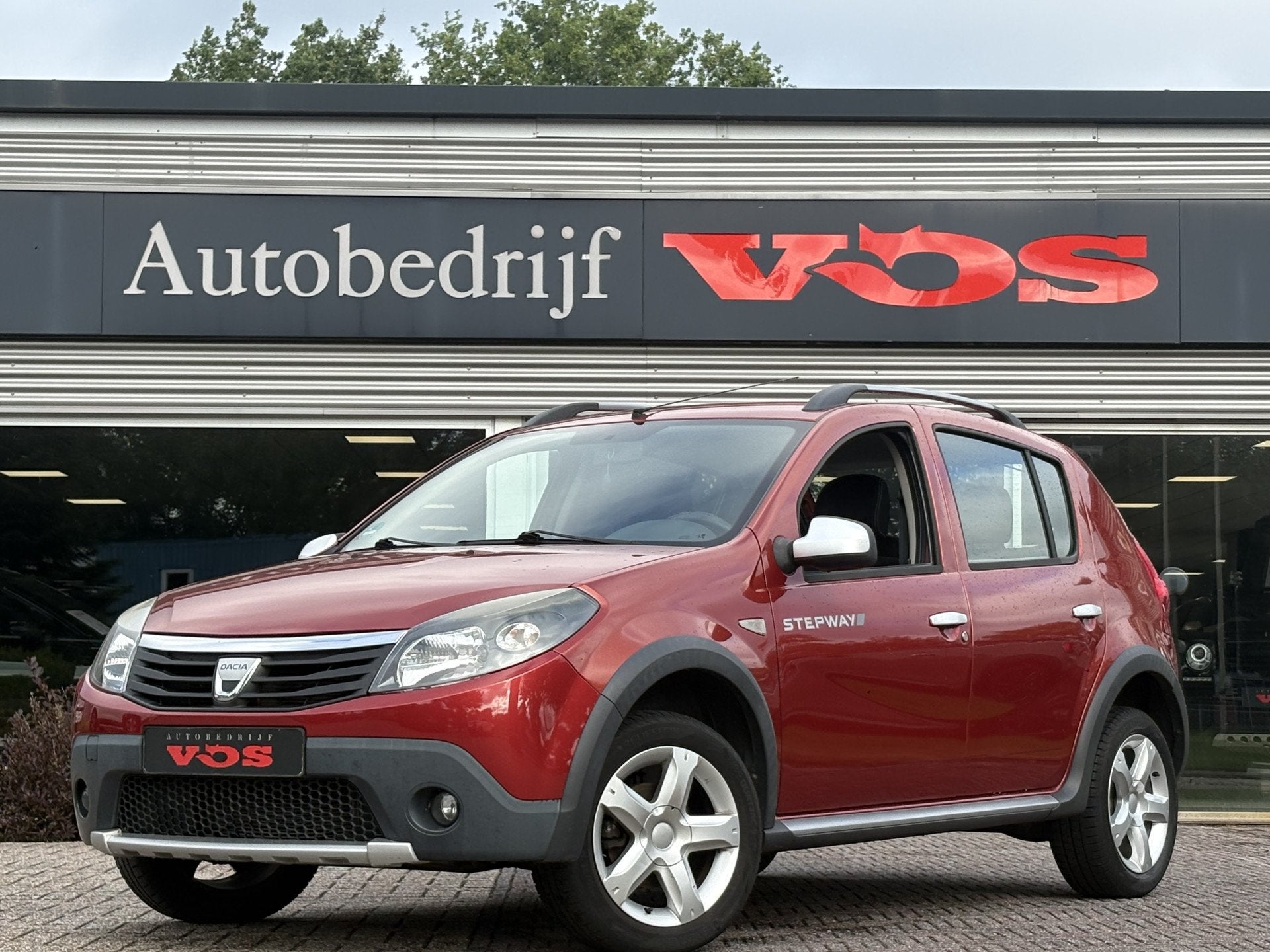 Dacia Sandero 1.6 Stepway | Trekhaak | All Season | Distribu, Auto's, Dealer onderhouden, Stof, 4 cilinders, 1070 kg