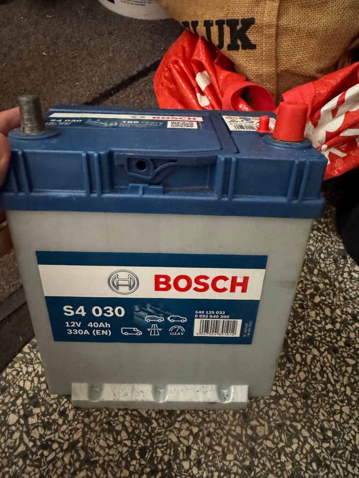 Bosch S4 030 12V 40Ah 330A (EN) auto accu, Zo goed als nieuw, Ophalen, Gebruikt, Universele onderdelen