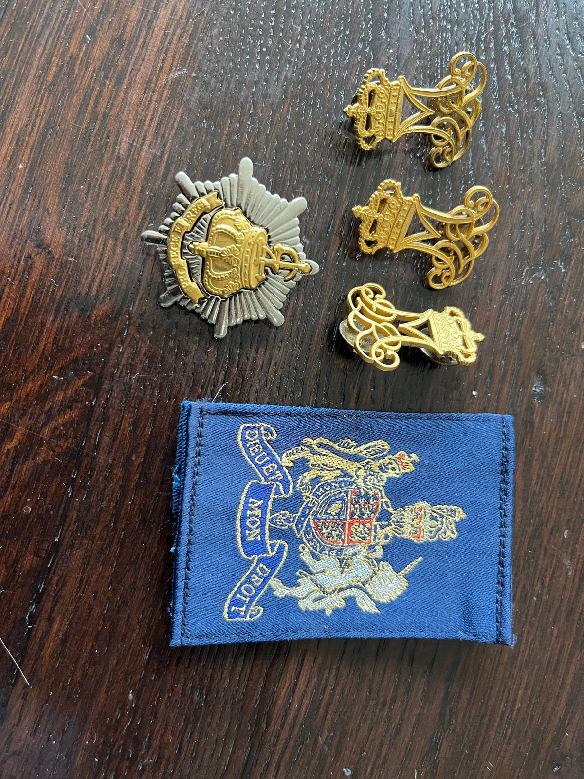 Militair speldjes en embleem - Diverse militaire insignes, Ophalen of Verzenden, Overige soorten, Overige gebieden, Embleem of Badge