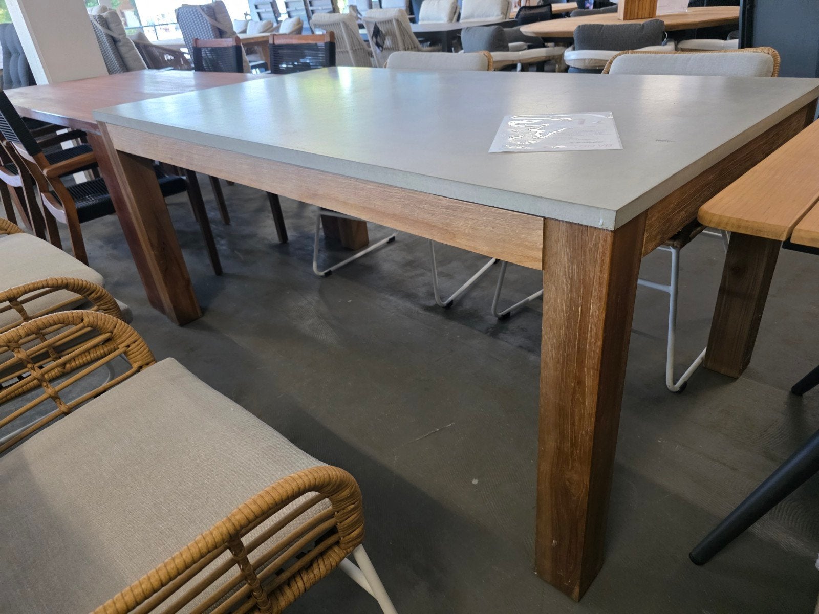 Eettafel teakhout frame met beton plaat 180 x 100 cm, Ophalen of Verzenden, Nieuw