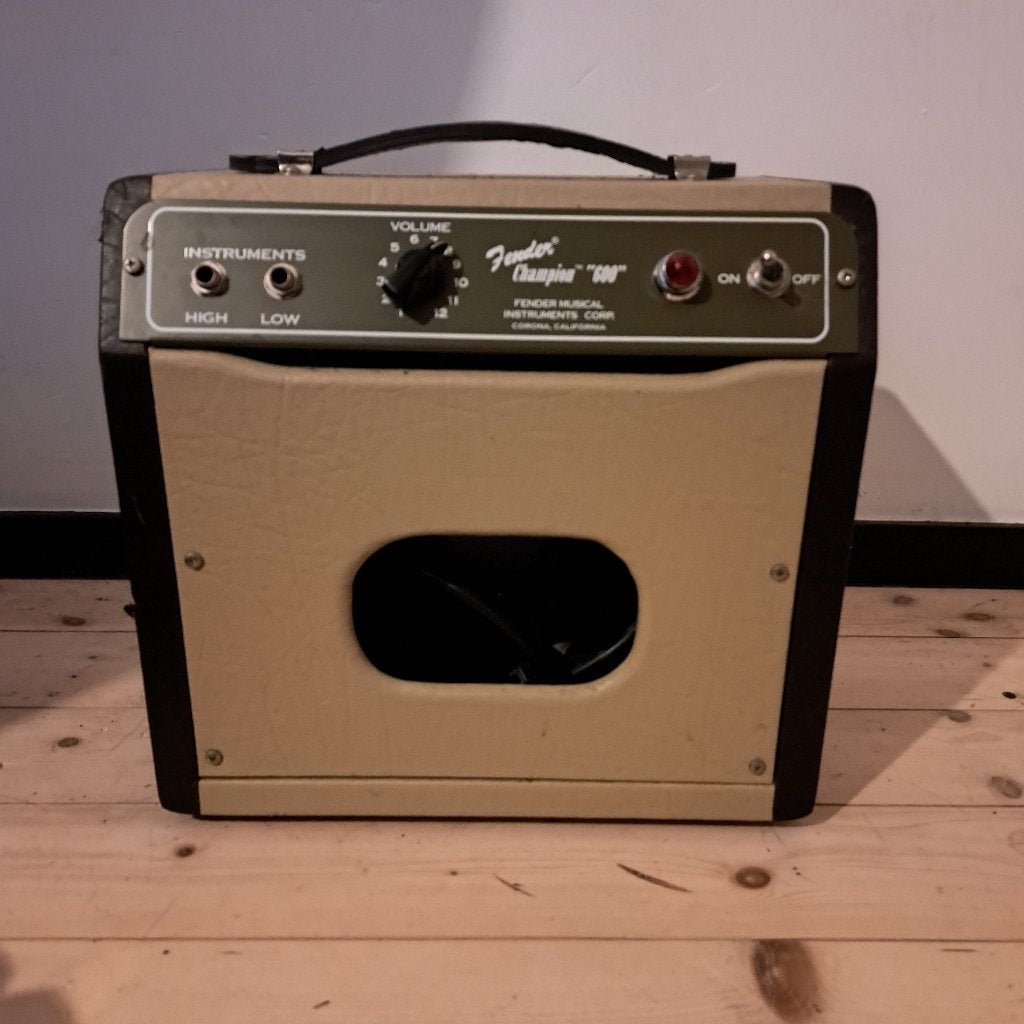 Used Fender Champion 600 Combo Amp, Muziek en Instrumenten, Ophalen, Zo goed als nieuw, Minder dan 50 watt