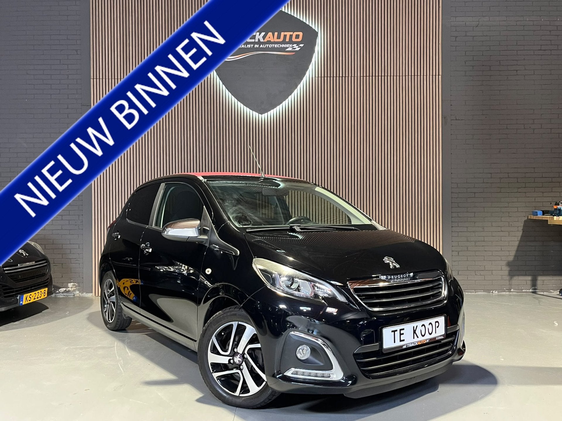 Peugeot 108 1.2 Puretech Allure TOP! Navi.CruiseC.CimaC.acht, Auto's, Voorwielaandrijving, Stof, Gebruikt, 1199 cc