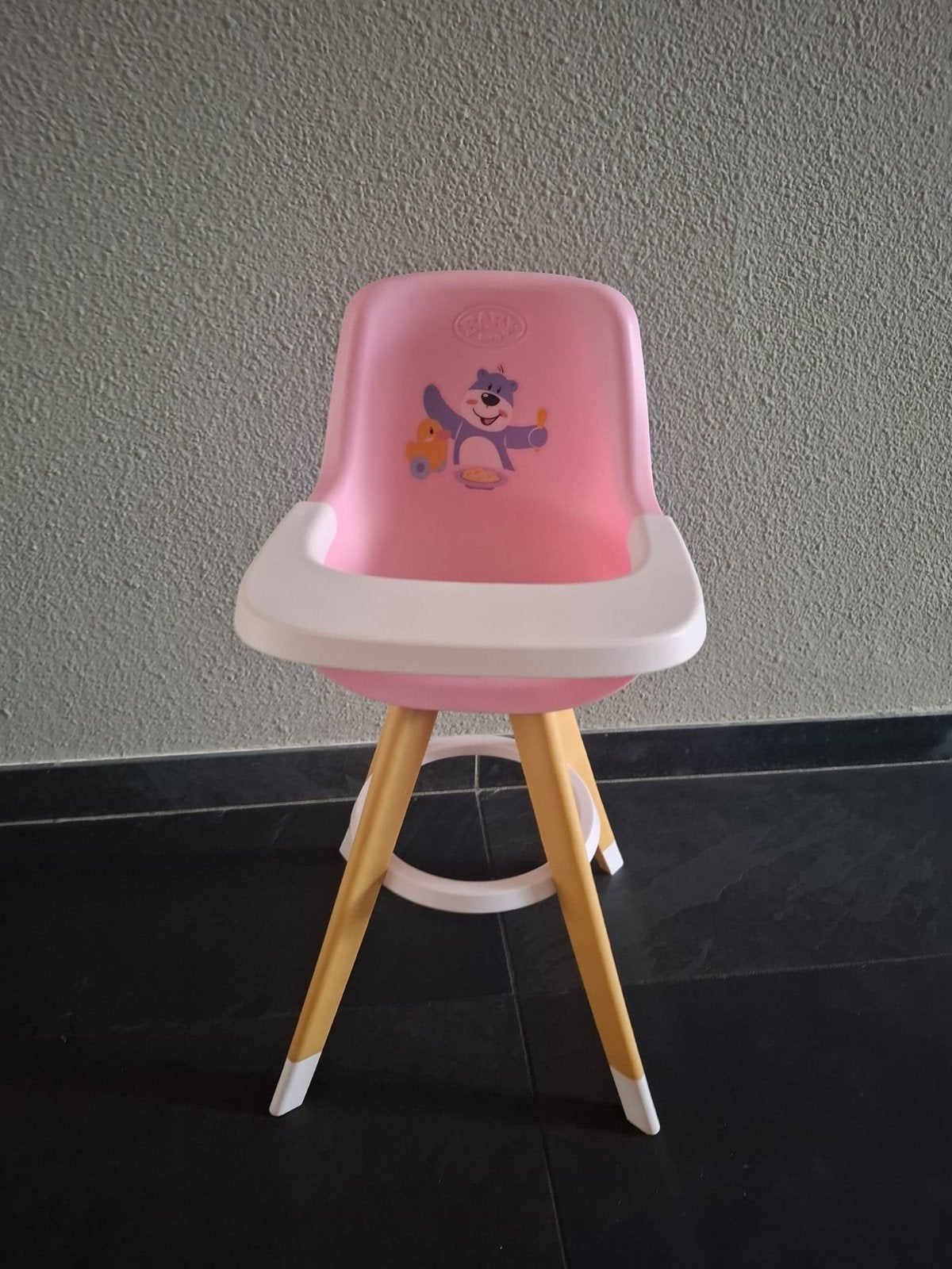 Baby Born roze kinderstoel met eetblad - Zo goed als nieuw, Kinderen en Baby's, Speelgoed | Poppen, Ophalen, Zo goed als nieuw