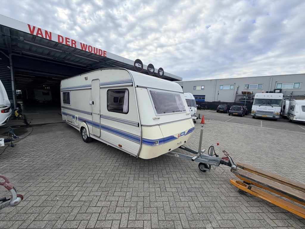 Wilk De Luxe 560 Stapelbed, 5 Persoons, Caravans en Kamperen, Caravans, Overige typen, Rondzit, Bedrijf, Kachel