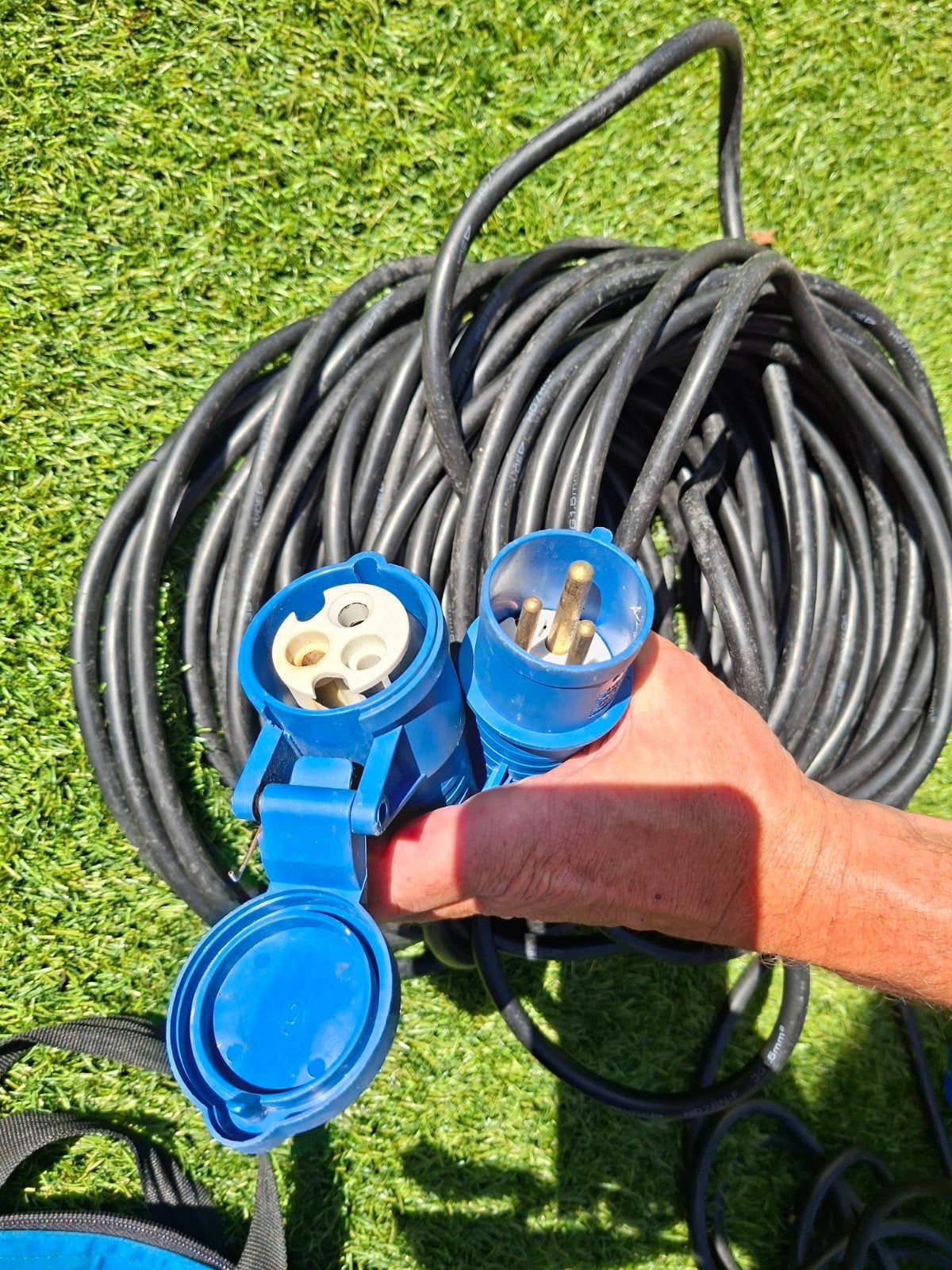 Camping stroomkabel 25 meter met CEE stekkers en tas, Ophalen, Gebruikt