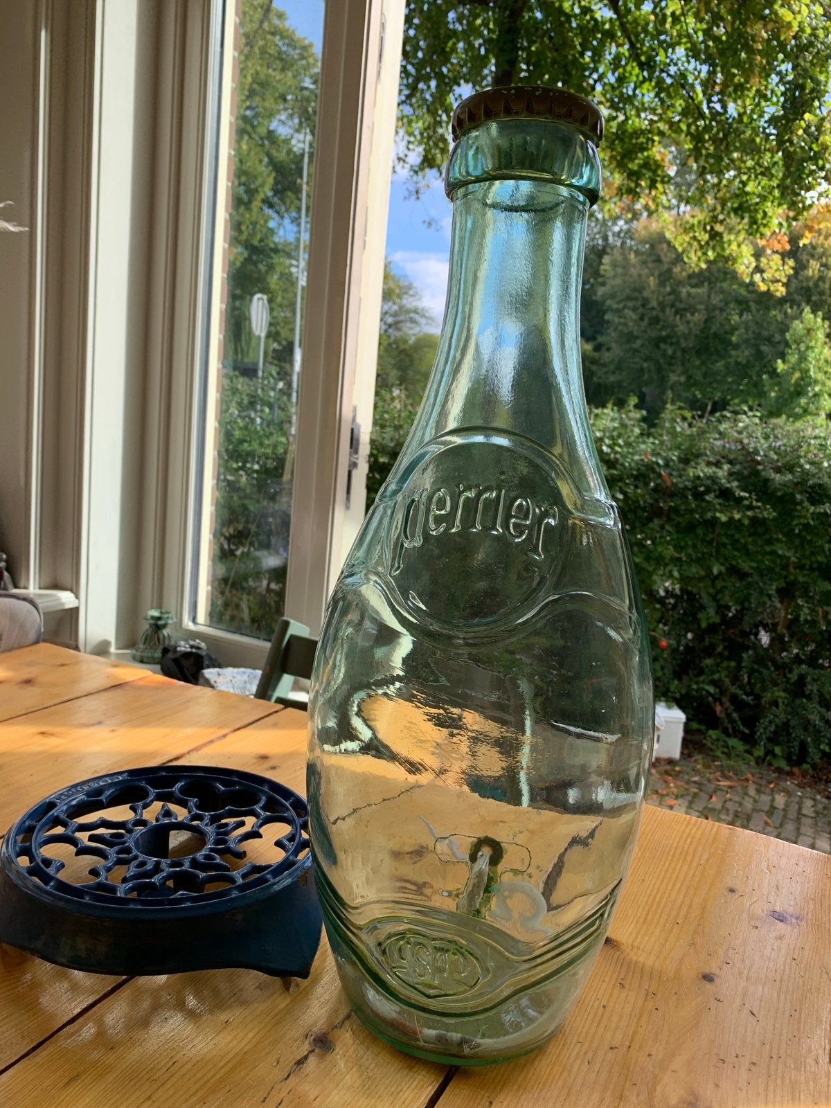 Grote vintage Perrier fles, 50cm hoog, Gelder glas, Ophalen