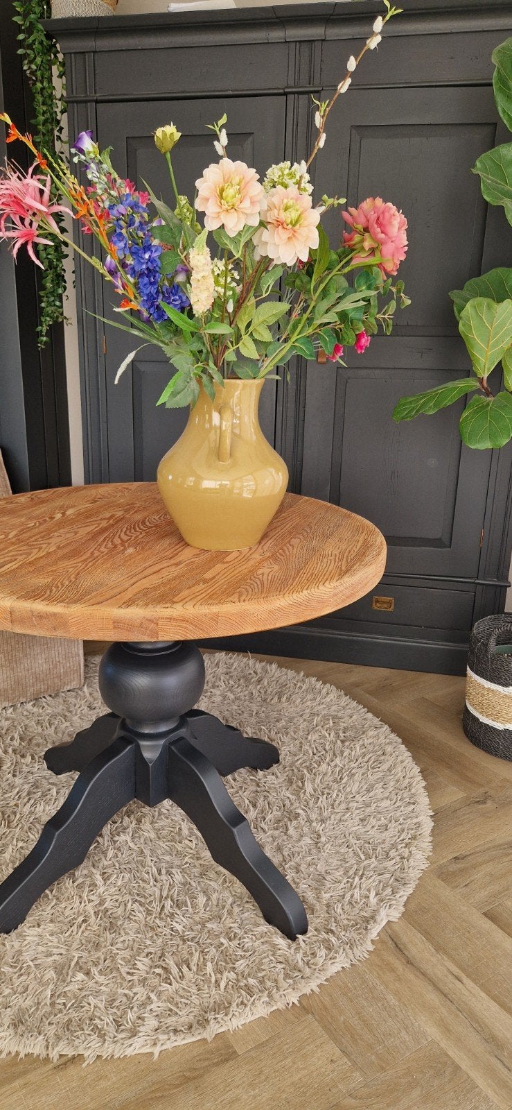mooie massief eiken ronde eetafel, Huis en Inrichting, Ophalen, Zo goed als nieuw, Vijf personen of meer, Eikenhout