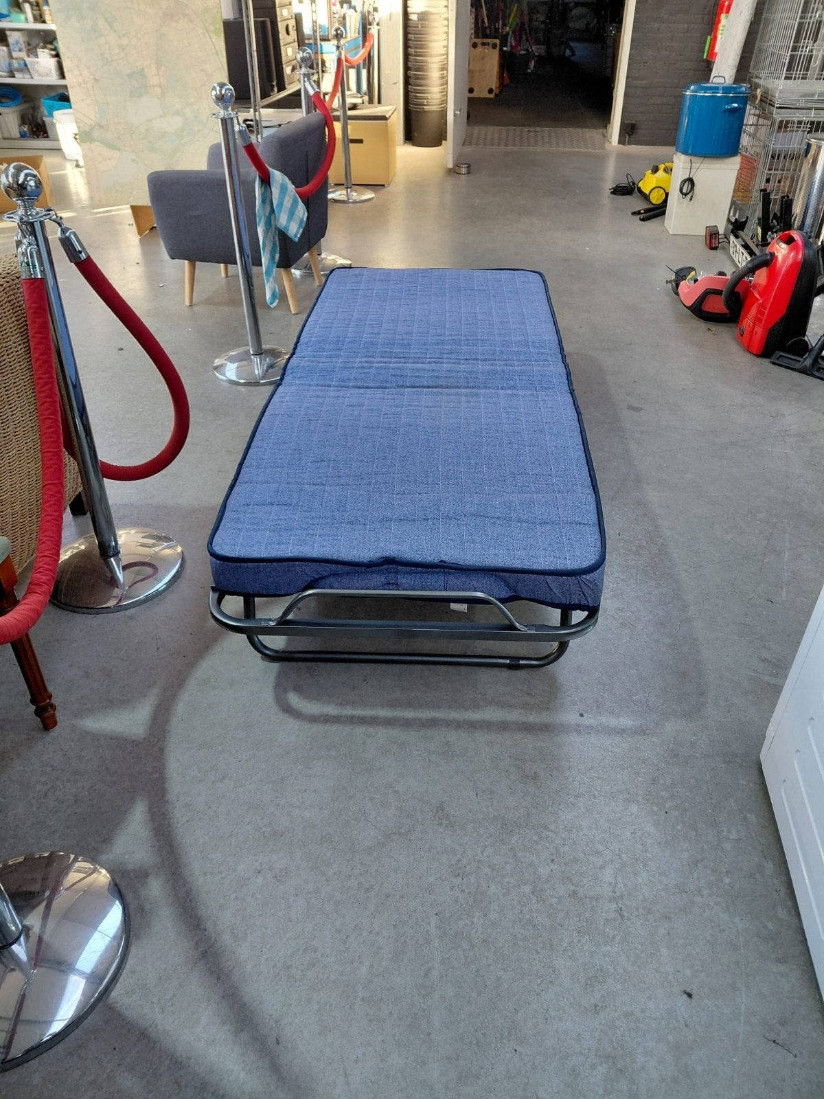 Opvouwbaar logeerbed met matras - Blauw, Ophalen, Gebruikt, Eenpersoons, Blauw