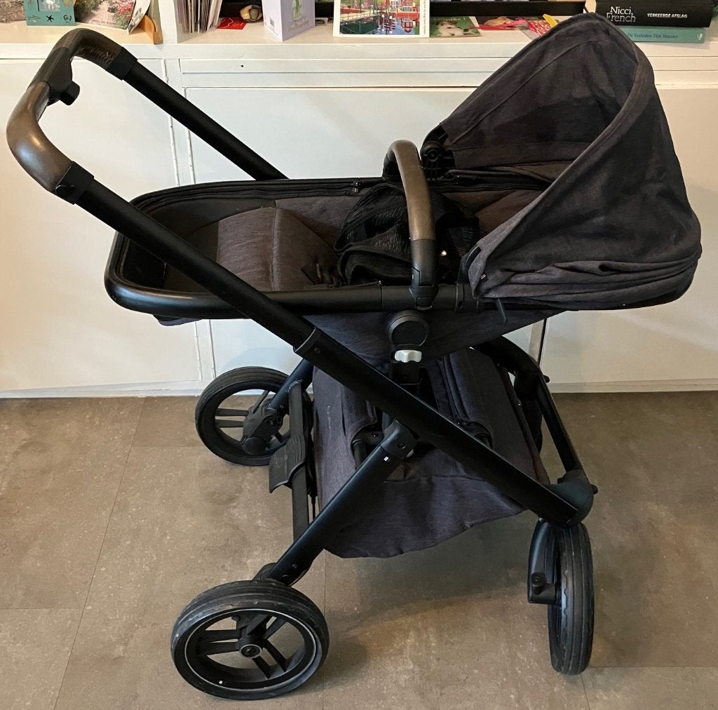 Kinderwagen Dubatti, Kinderen en Baby's, Kinderwagens en Combinaties, Luchtbanden, Zo goed als nieuw, Ophalen, Kinderwagen