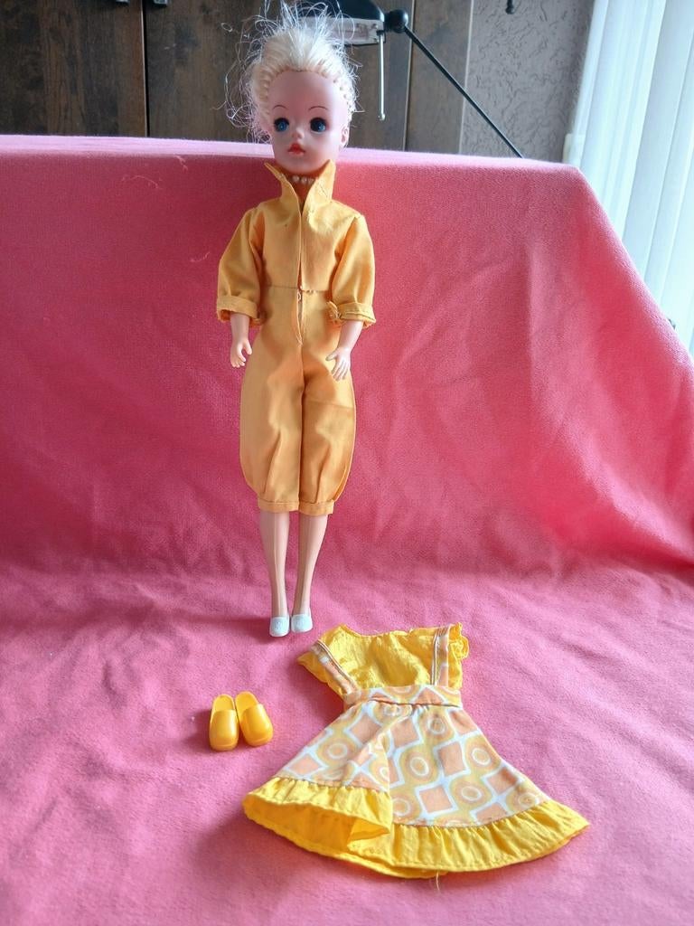 Barbie kleding vintage  sindy 13, Ophalen of Verzenden, Zo goed als nieuw, Pop