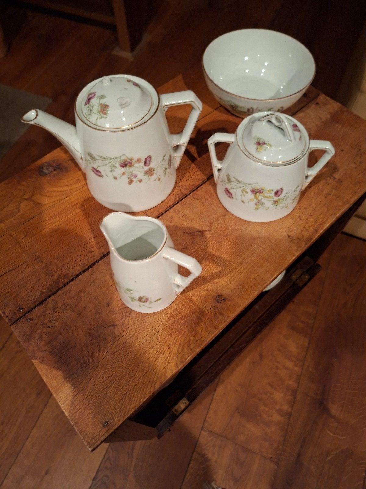 Antiek theeservies met bloemmotief, Antiek en Kunst, Antiek | Porselein, Ophalen