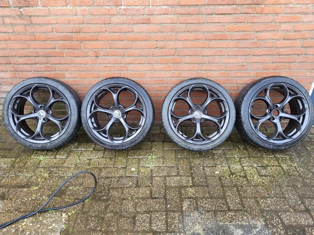 Alfa Guilia QV 18 velgen, Auto-onderdelen, Banden en Velgen, Ophalen, 18 inch, Gebruikt, Velg(en)