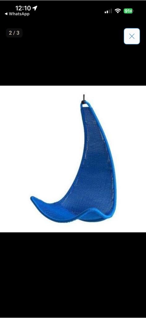 Blauwe hangstoel, comfortabel en stijlvol, Huis en Inrichting, Stoelen, Kunststof, Blauw, Nieuw, Ophalen of Verzenden