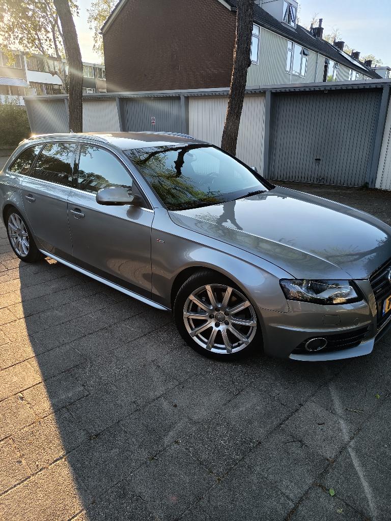 Audi A4 1.8 Tfsi 230pk Avant Quattro 2012 Grijs, Auto's, Audi, Euro 5, 1525 kg, Zwart, 4 cilinders