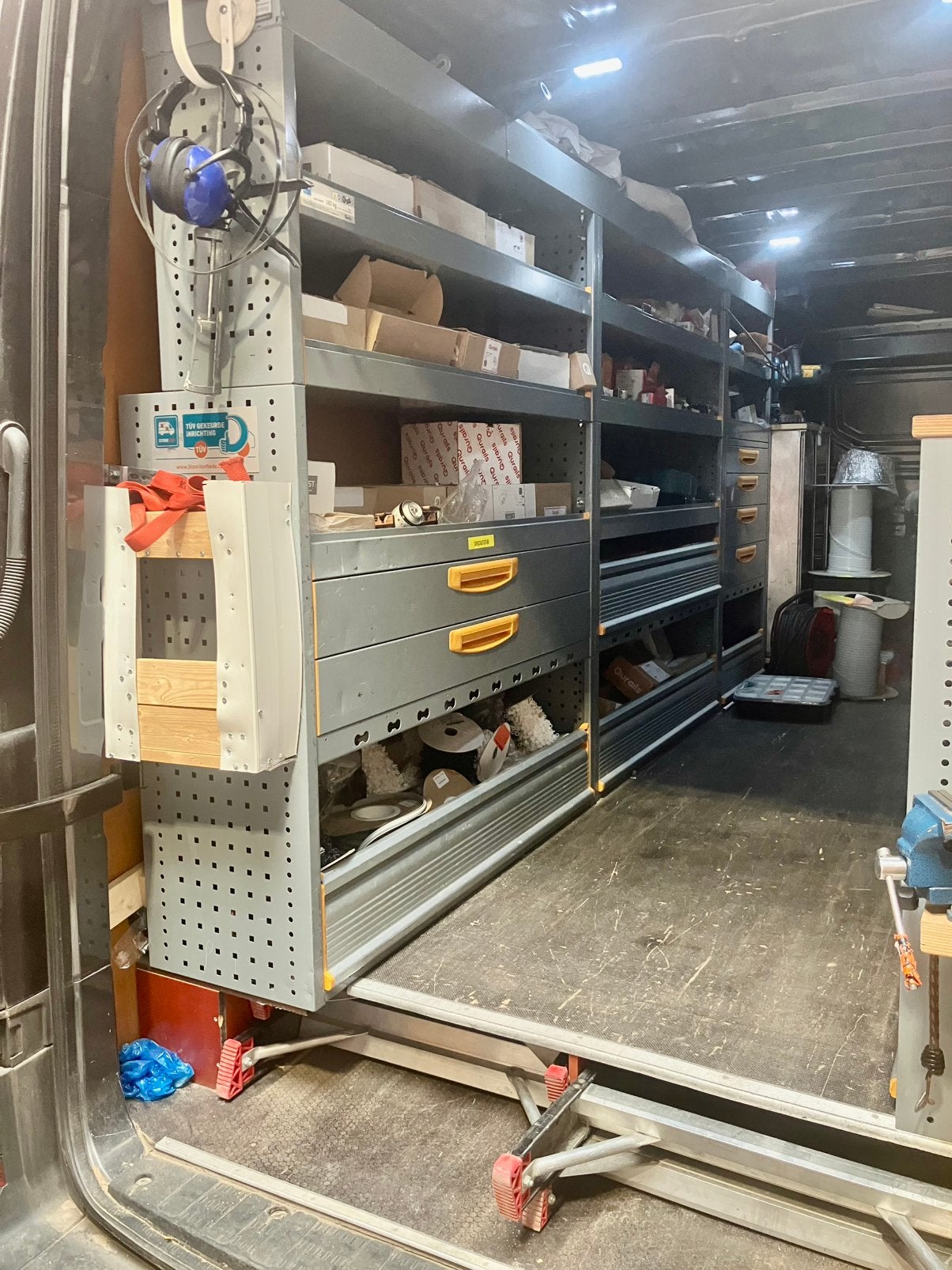 Kastenwand montage bus (staat nu in een MAN TGE 3.180), Ophalen, Gebruikt, 170 cm of meer