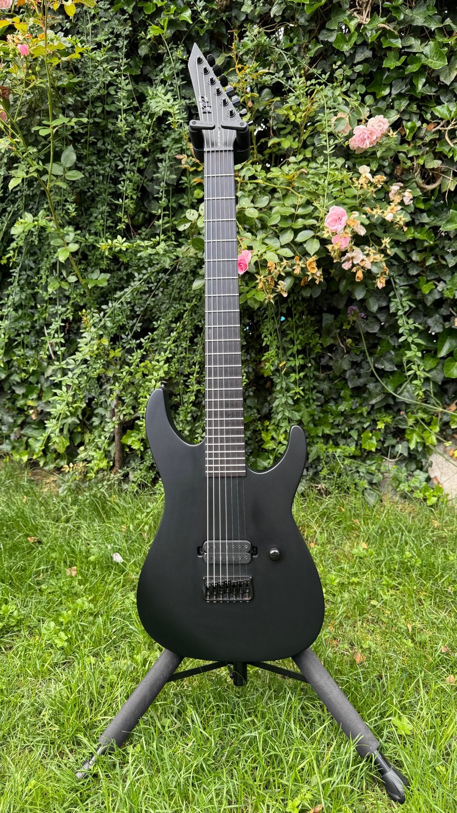 ESP LTD M-7HT Baritone Black Metal (7-snarig) + Koffer, Muziek en Instrumenten, Ophalen, Zo goed als nieuw, Solid body, Overige merken
