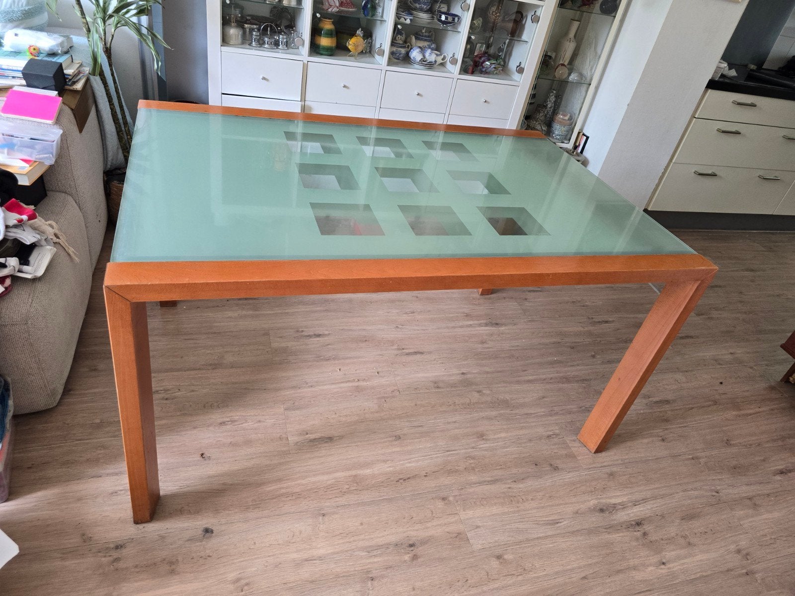 Moderne design eettafel met glazen blad en houten onderstel, Ophalen, Gebruikt, Glas, Vierkant
