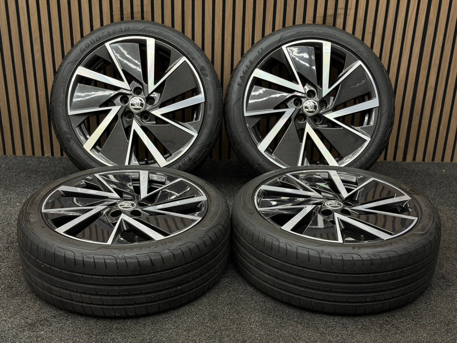 Originele 18 inch Skoda Scala Vega Aero 5x100 ET39 Goodyear, Auto-onderdelen, Banden en Velgen, Ophalen, 18 inch, ., Banden en Velgen